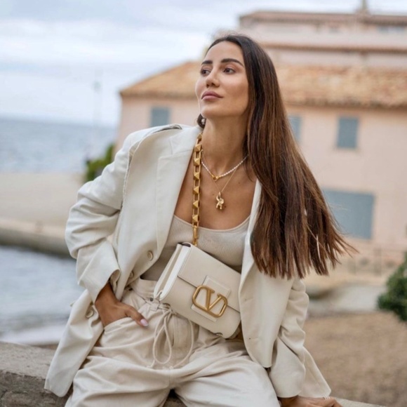 Valentino Garavani Stud Sign Shoulder Bag Light Ivory NIB - Picture 5 of 16